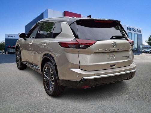 Champagne Silver Metallic/Super Black 2026 Nissan Rogue Platinum