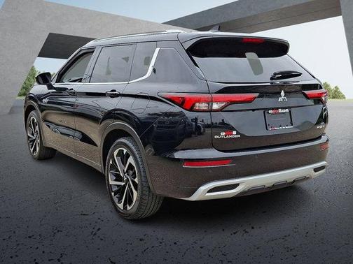 2024 Mitsubishi Outlander PHEV SEL