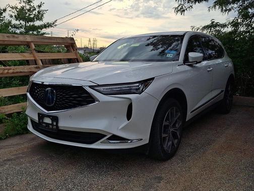 Platinum White Pearl 2023 Acura MDX Technology Package