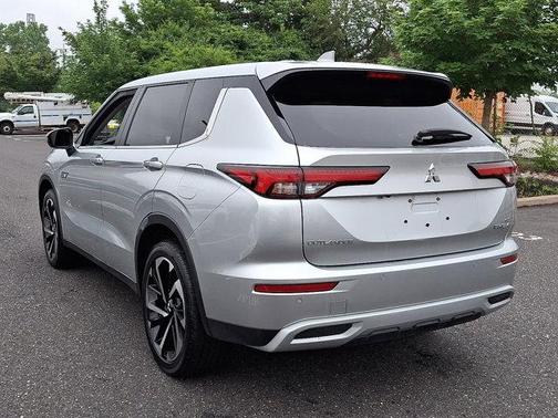2024 Mitsubishi Outlander PHEV SE S-AWC