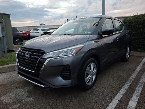 Gun Metallic 2023 Nissan Kicks S