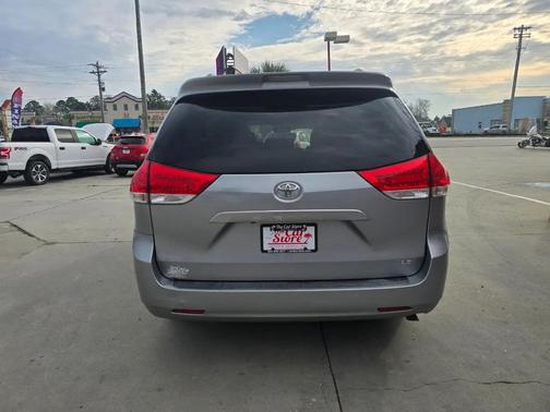 2011 Toyota Sienna LE