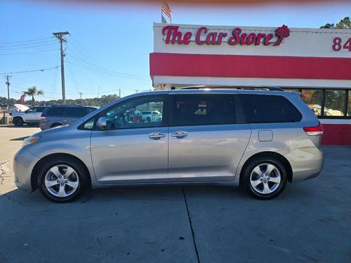 2011 Toyota Sienna LE