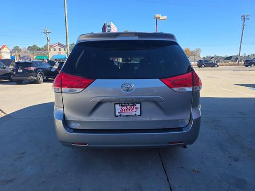 2011 Toyota Sienna LE
