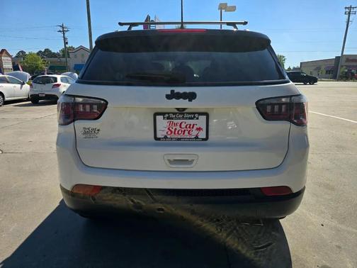 White Clearcoat 2018 Jeep Compass Latitude