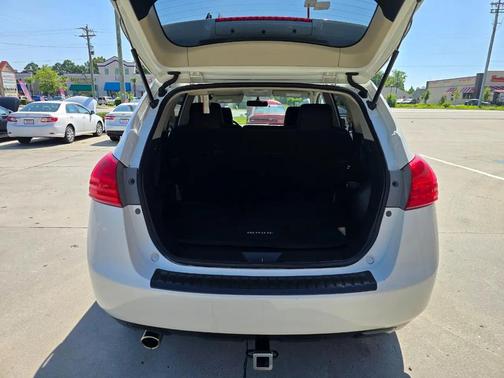 Pearl White 2013 Nissan Rogue SV