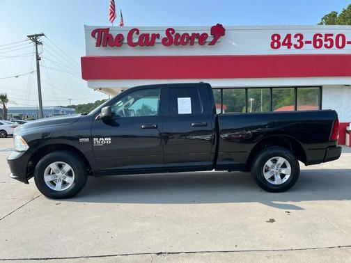 Brilliant Black Crystal Pearlcoat 2019 RAM 1500 Express
