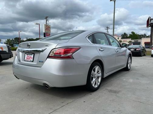 Brilliant Silver Metallic 2014 Nissan Altima 2.5 SL