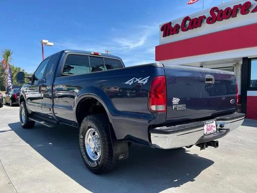 Blue 2001 Ford F-250 Lariat SuperCab
