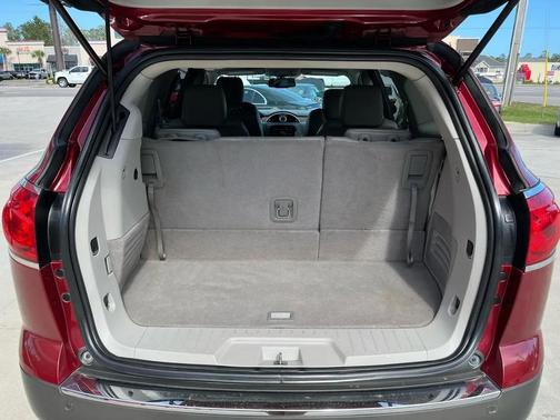 BURGUNDY 2011 Buick Enclave 1XL