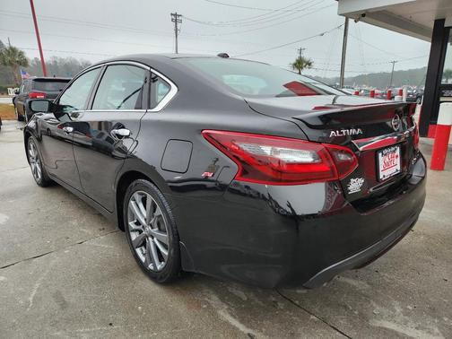 Super Black 2018 Nissan Altima 2.5 SR