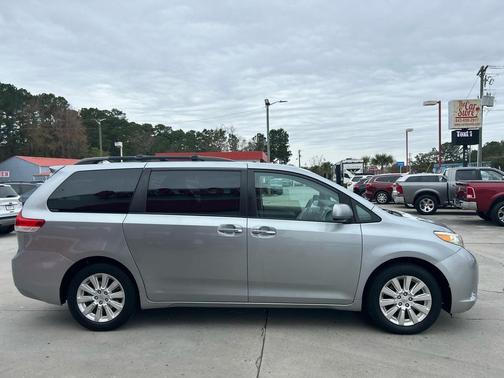 2011 Toyota Sienna XLE Limited