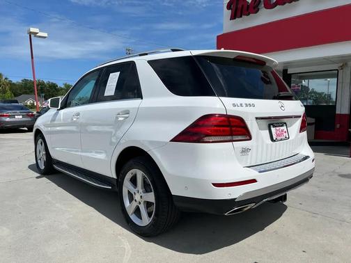 WHITE 2016 Mercedes-Benz GLE-Class GLE 350 4MATIC
