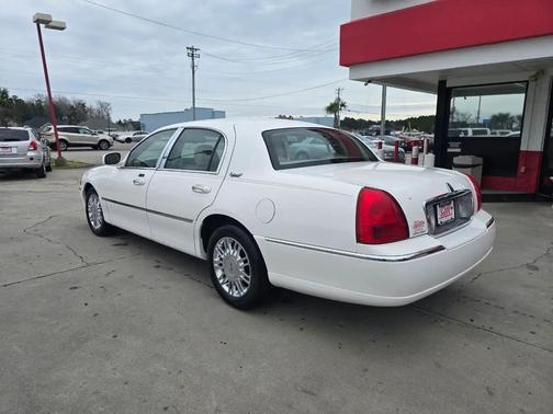2010 Lincoln Town Car Signature