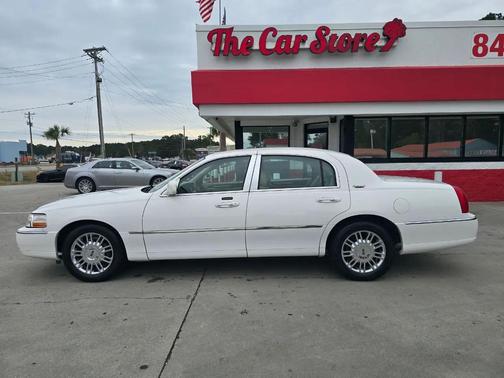 2010 Lincoln Town Car Signature