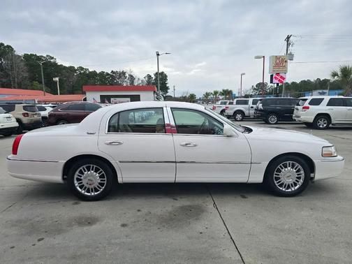 2010 Lincoln Town Car Signature