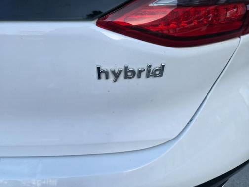 2018 Hyundai IONIQ Hybrid SEL