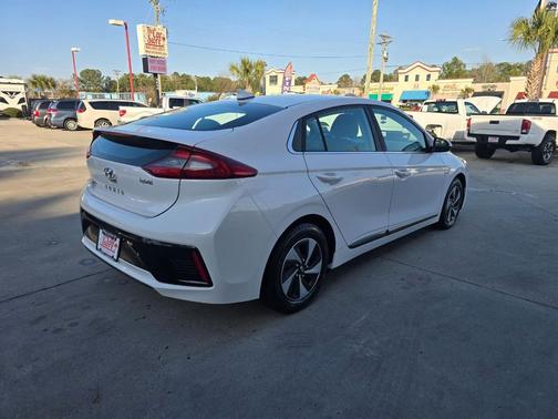 2018 Hyundai IONIQ Hybrid SEL