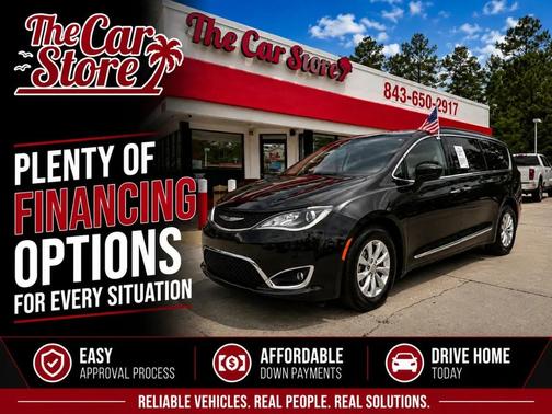 Brilliant Black Crystal Pearlcoat 2017 Chrysler Pacifica Touring-L