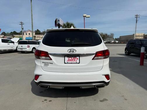 2017 Hyundai SANTA FE SE