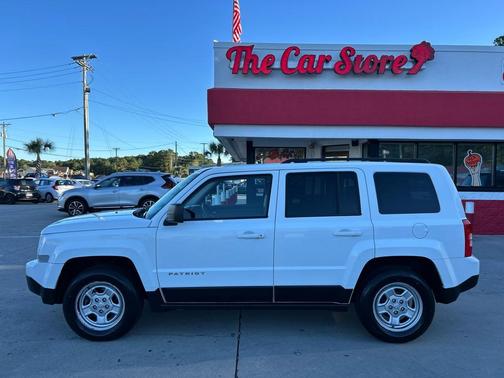 Bright White Clearcoat 2015 Jeep Patriot Sport
