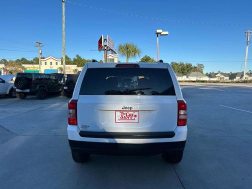 Bright White Clearcoat 2015 Jeep Patriot Sport