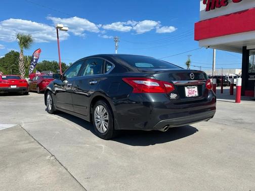 Gun Metallic 2017 Nissan Altima 2.5 S