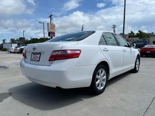Super White 2009 Toyota Camry 4dr Sdn I4 Man (Natl)