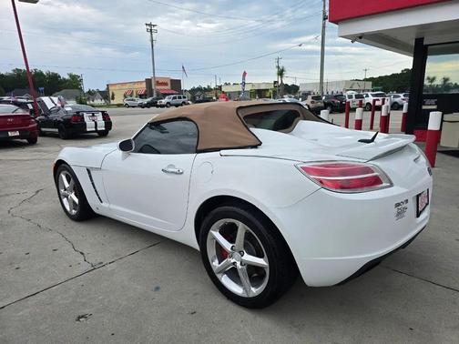 Polar White 2008 Saturn Sky Red Line