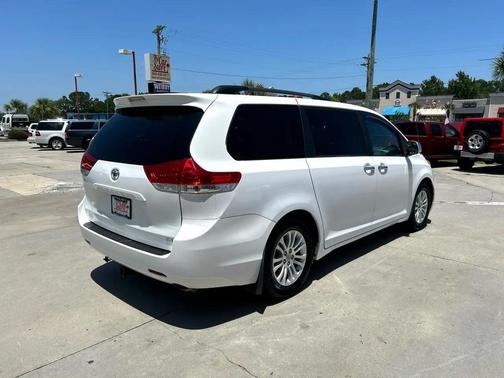 2012 Toyota Sienna XLE