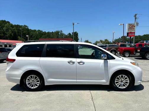 2012 Toyota Sienna XLE