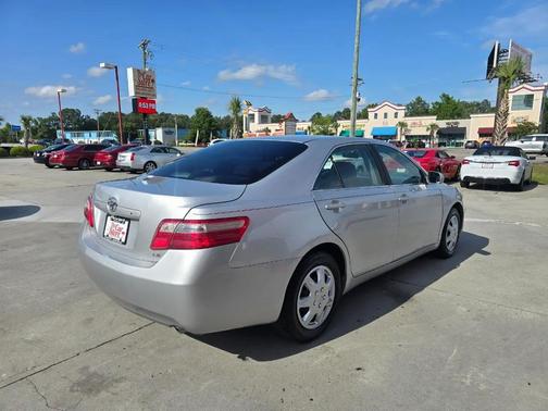 Classic Silver Metallic 2009 Toyota Camry LE