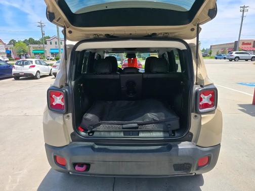 Mojave Sand 2017 Jeep Renegade Trailhawk