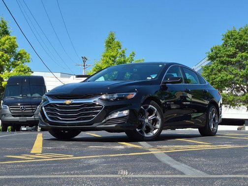 Mosaic Black Metallic 2024 Chevrolet Malibu FWD 1LT