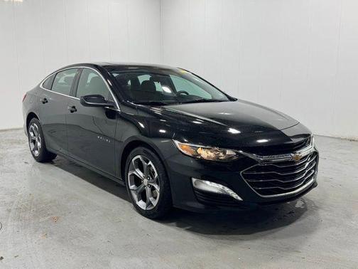 Mosaic Black Metallic 2024 Chevrolet Malibu FWD 1LT