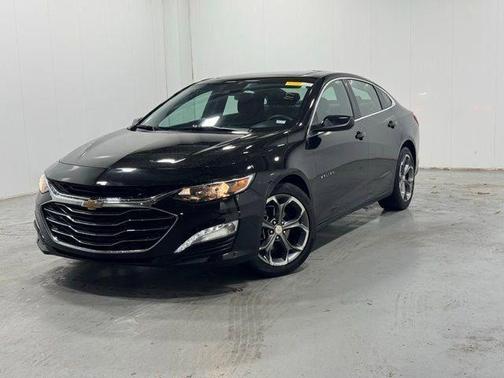 Mosaic Black Metallic 2024 Chevrolet Malibu FWD 1LT