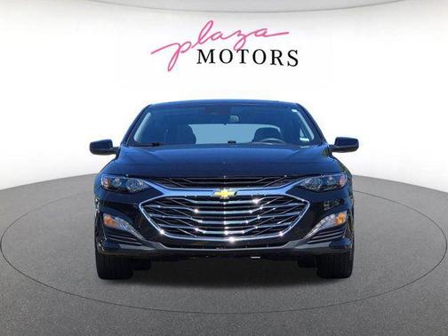 Mosaic Black Metallic 2024 Chevrolet Malibu FWD 1LT