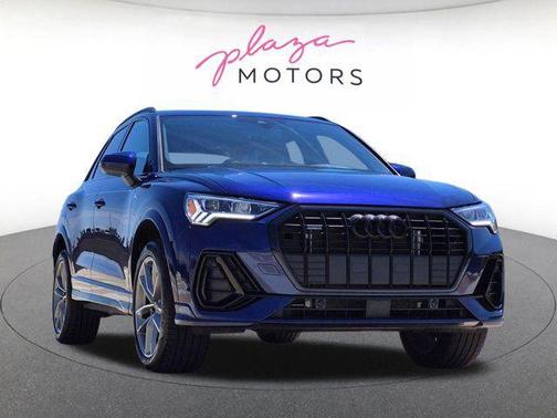 Navarra Blue Metallic 2024 Audi Q3 Premium 45 TFSI S line quattro Tiptronic