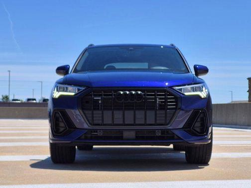 Navarra Blue Metallic 2024 Audi Q3 Premium 45 TFSI S line quattro Tiptronic