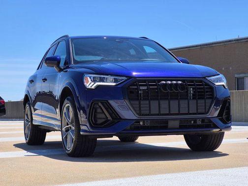 Navarra Blue Metallic 2024 Audi Q3 Premium 45 TFSI S line quattro Tiptronic