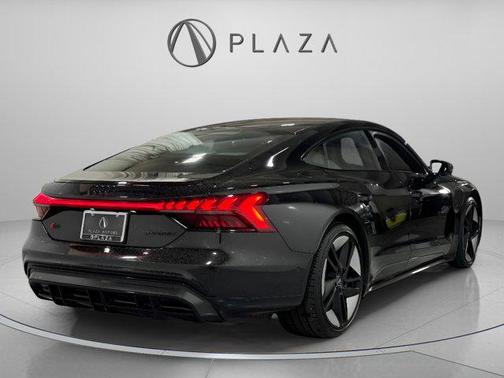 Mythos Black Metallic 2022 Audi RS e-tron GT quattro