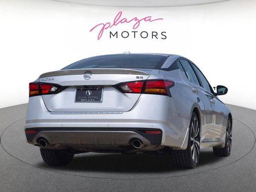 Brilliant Silver Metallic 2022 Nissan Altima SR FWD
