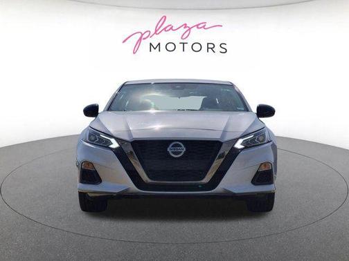 Brilliant Silver Metallic 2022 Nissan Altima SR FWD