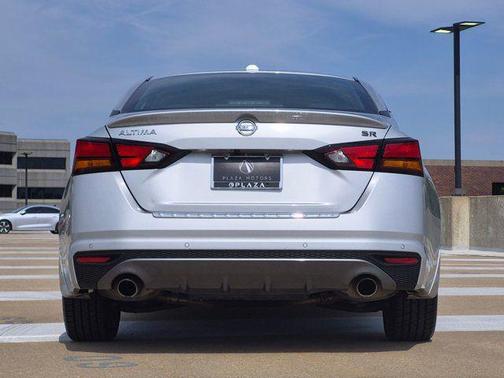 Brilliant Silver Metallic 2022 Nissan Altima SR FWD