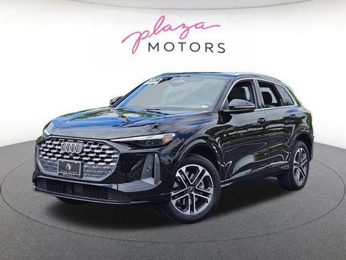 Mythos Black Metallic 2025 Audi Q5 Premium TFSI quattro S tronic