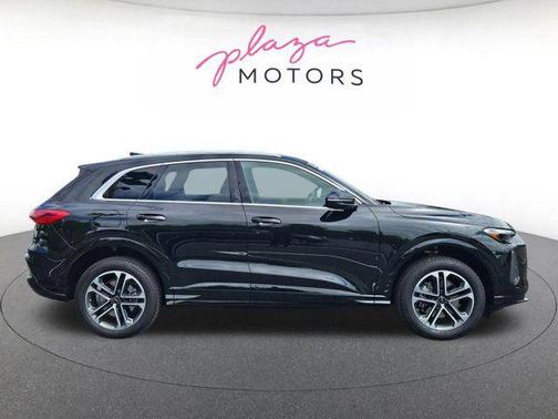Mythos Black Metallic 2025 Audi Q5 Premium TFSI quattro S tronic