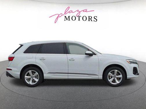 Glacier White Metallic 2026 Audi Q7 55 Premium