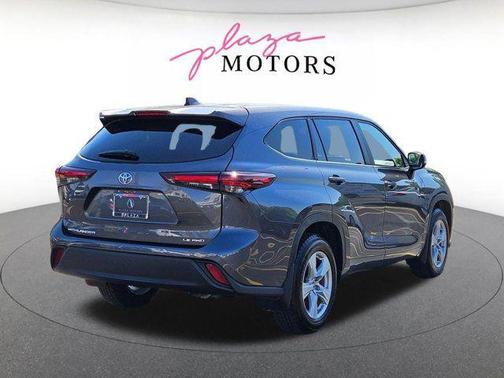 Magnetic Gray Metallic 2024 Toyota Highlander XLE