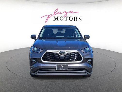 Magnetic Gray Metallic 2024 Toyota Highlander XLE