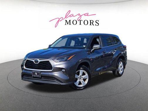 Magnetic Gray Metallic 2024 Toyota Highlander XLE